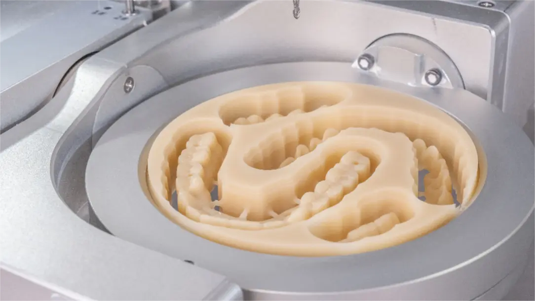 巨大なCAD/CAM PMMAブロックであなたのデジタル義歯を作る