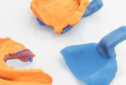 巨大な軽い硬化トレイ: より強く、より用途が広い